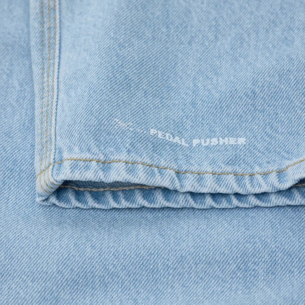 Closed Pedal Pusher Jeans (C8002) View 3
